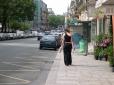  jeune fille revenant du boulanger 22-juin-2003